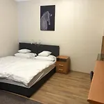 Jn Rzeczna 4 Apartman *